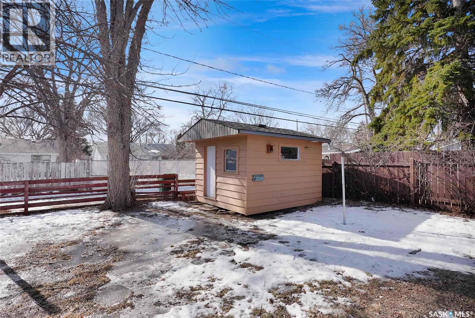 1047 Carleton Street, Moose Jaw, Saskatchewan  S6H 3A3 - Photo 38 - SK030457