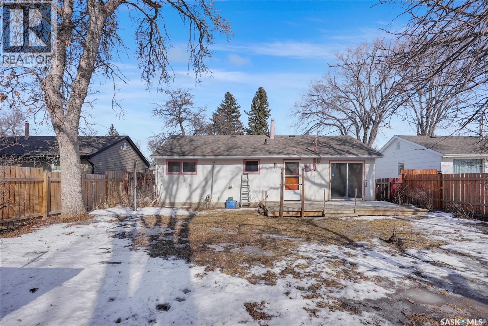 1047 Carleton Street, Moose Jaw, Saskatchewan  S6H 3A3 - Photo 39 - SK030457