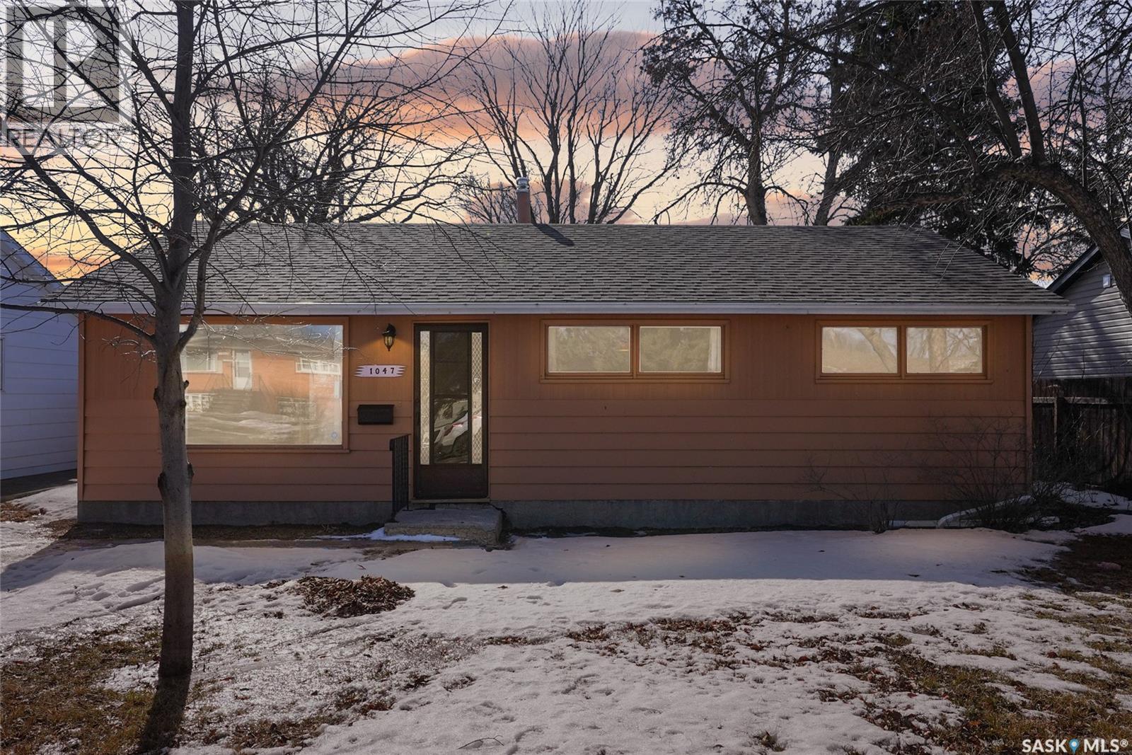 1047 Carleton Street, Moose Jaw, Saskatchewan  S6H 3A3 - Photo 40 - SK030457