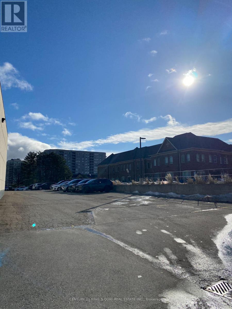 11 - 15 West Pearce Street, Richmond Hill, Ontario  L4B 1E3 - Photo 17 - N12882550