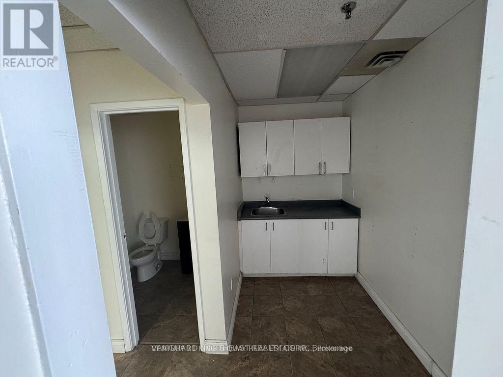 11 - 15 West Pearce Street, Richmond Hill, Ontario  L4B 1E3 - Photo 7 - N12882550