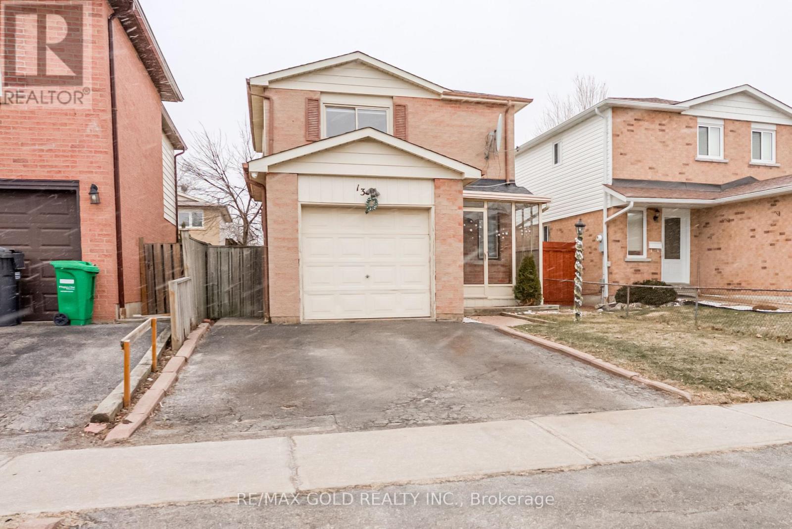 13 MARTINDALE CRESCENT, Brampton, Ontario
