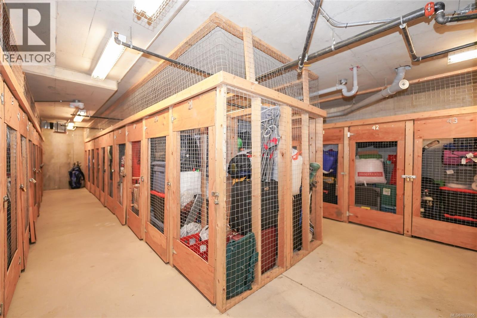 208 4529 West Saanich Rd, Saanich, British Columbia  V8Z 3G3 - Photo 36 - 1027055