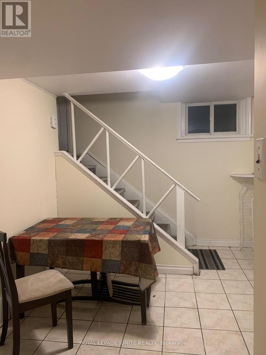 Lower - 200 Phyllis Avenue, Toronto, Ontario  M1M 1Z1 - Photo 2 - E12883680