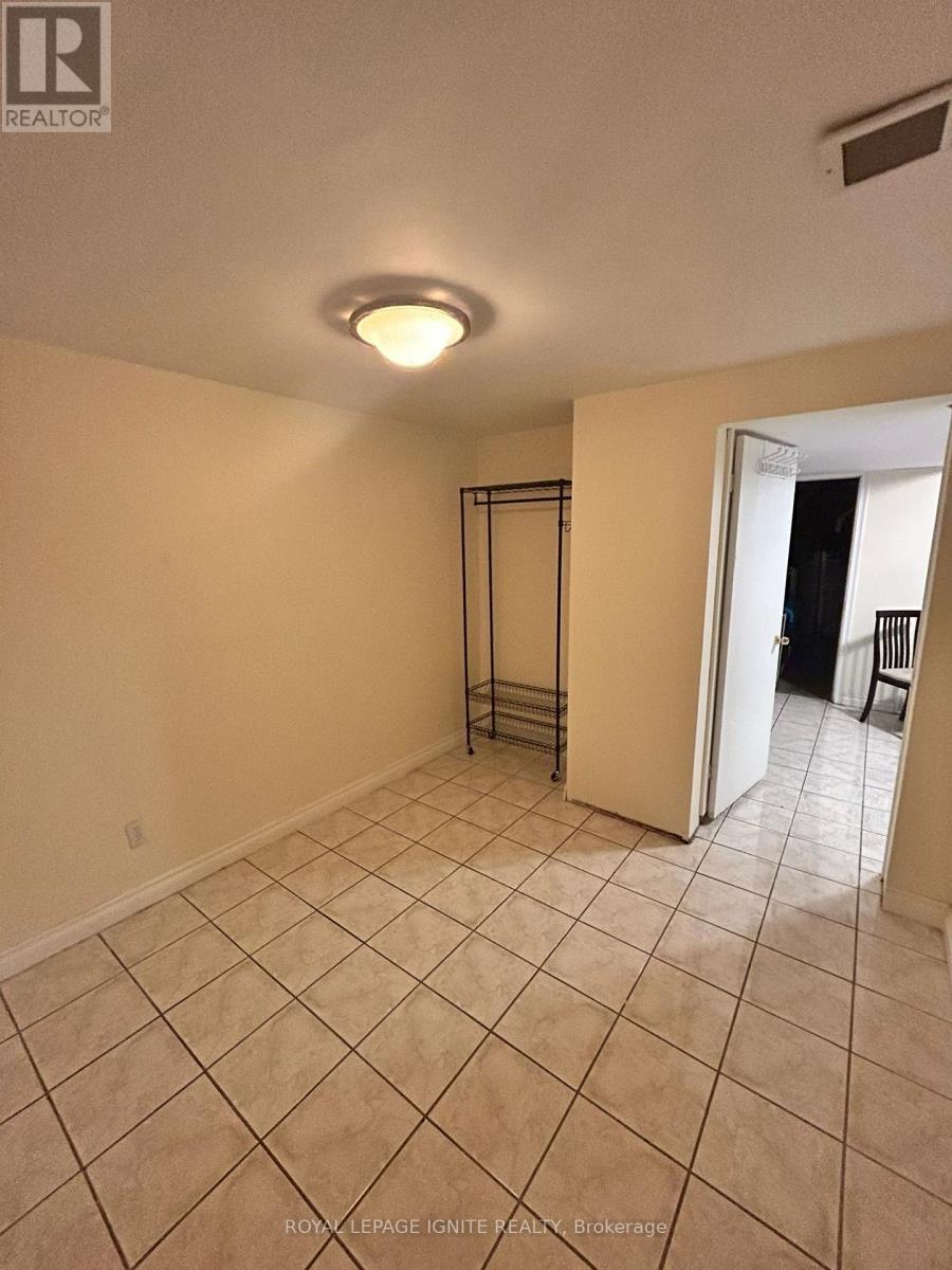 Lower - 200 Phyllis Avenue, Toronto, Ontario  M1M 1Z1 - Photo 3 - E12883680