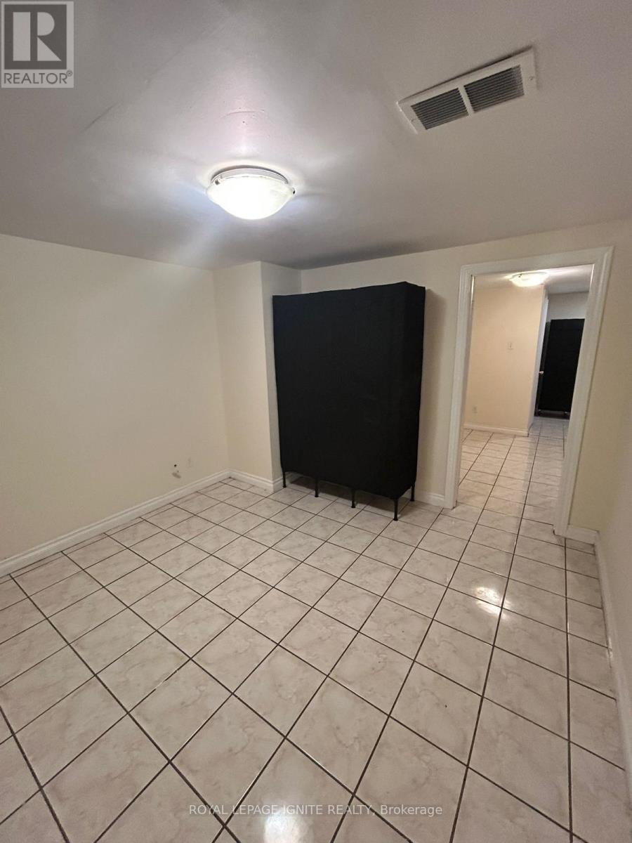 Lower - 200 Phyllis Avenue, Toronto, Ontario  M1M 1Z1 - Photo 4 - E12883680