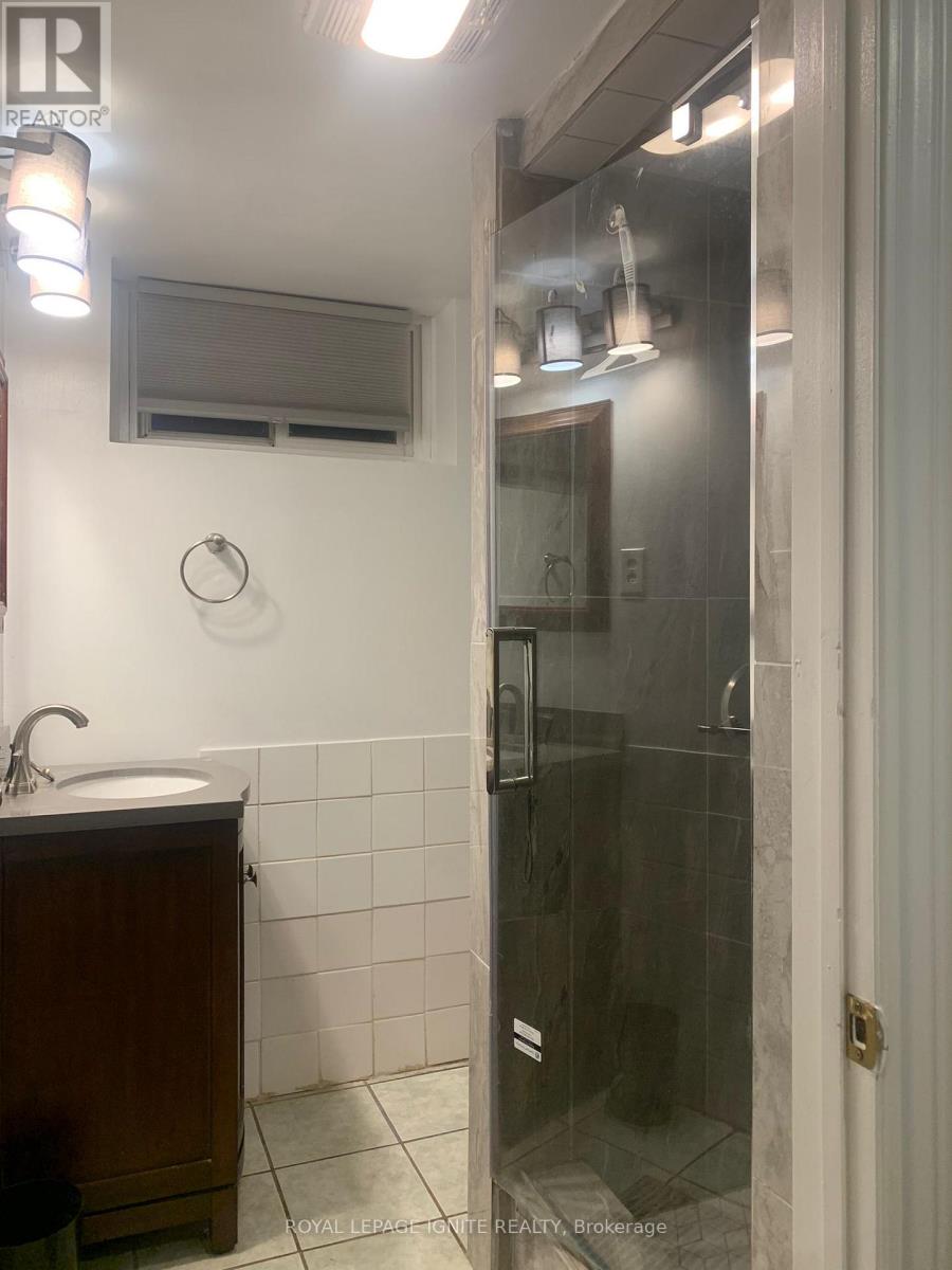 Lower - 200 Phyllis Avenue, Toronto, Ontario  M1M 1Z1 - Photo 9 - E12883680