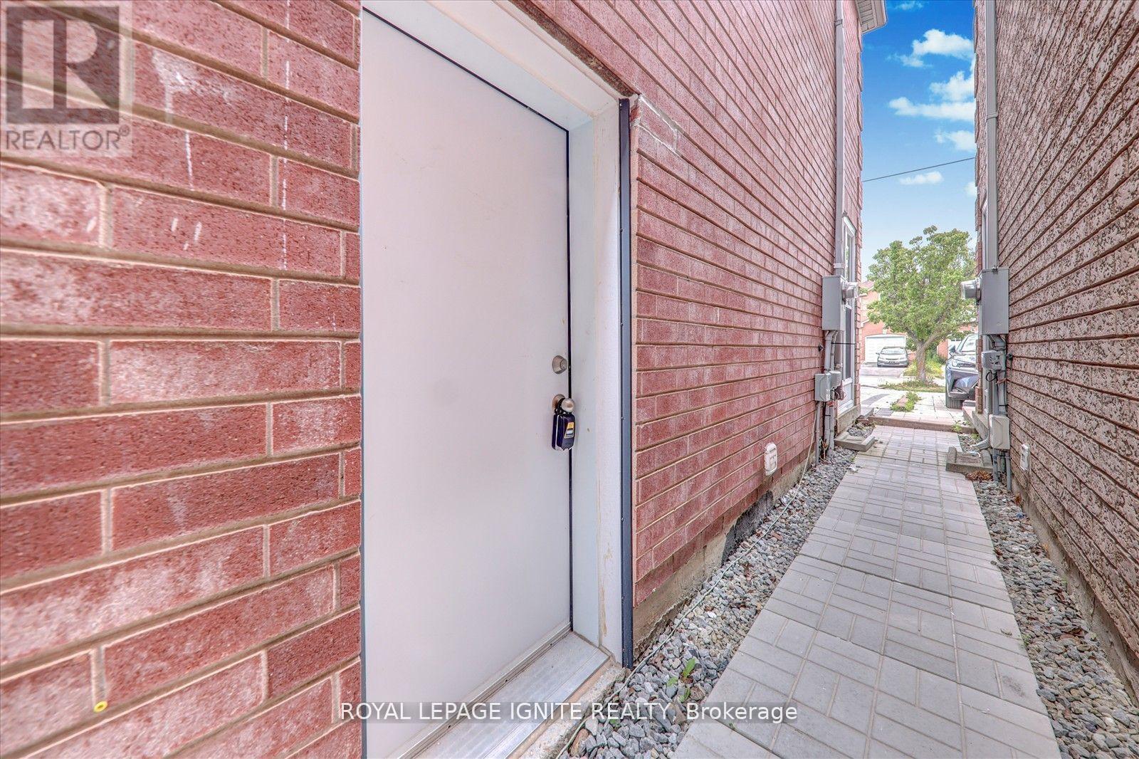 Bsmt - 16 Sophia Road, Markham, Ontario  L3S 3W9 - Photo 5 - N12883700