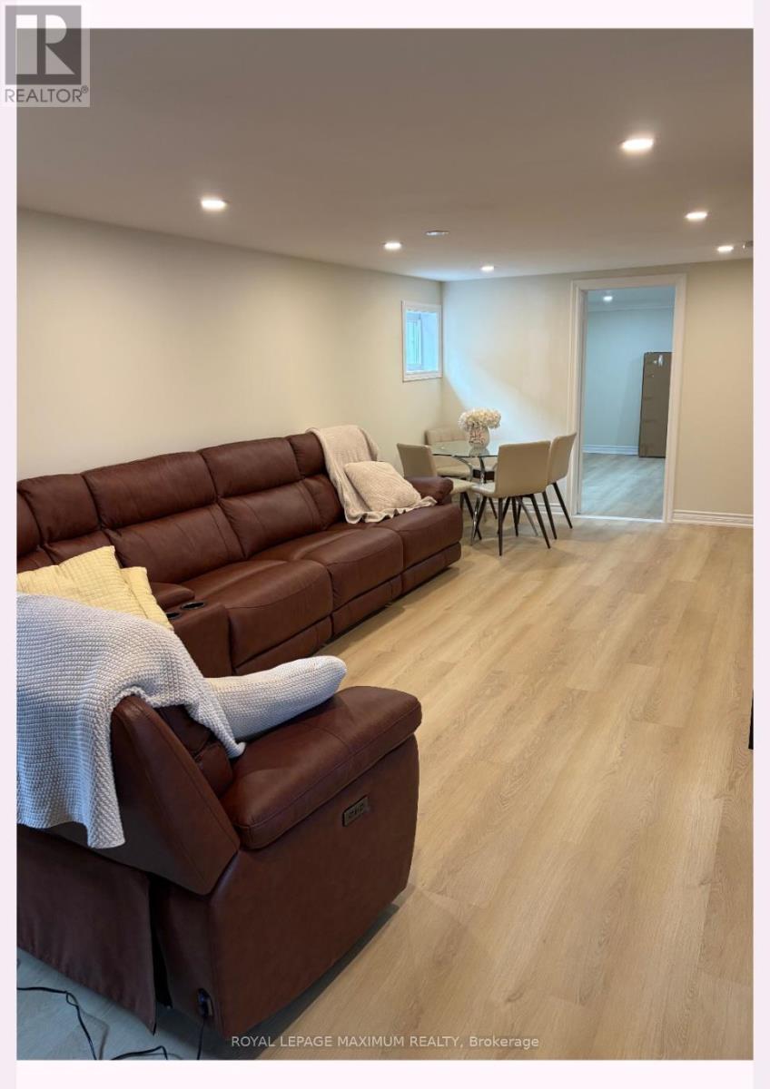 Basement - 121 Bolton Avenue, Newmarket, Ontario L3Y 2X3 - Photo 5 - N12883720