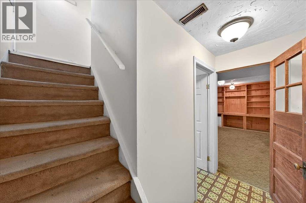 215 Pinegrove Close Ne, Calgary, Alberta  T1Y 1L4 - Photo 32 - A2292033