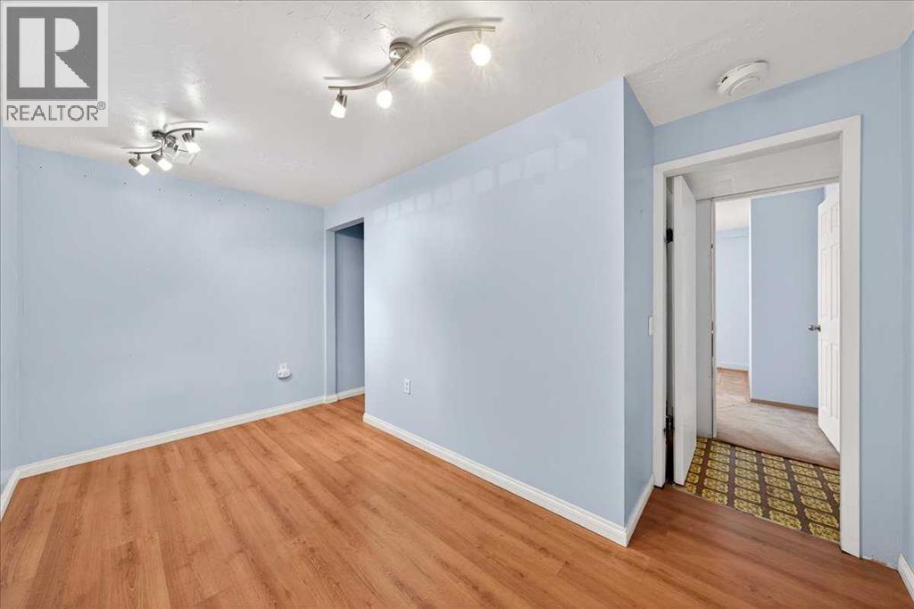 215 Pinegrove Close Ne, Calgary, Alberta  T1Y 1L4 - Photo 35 - A2292033