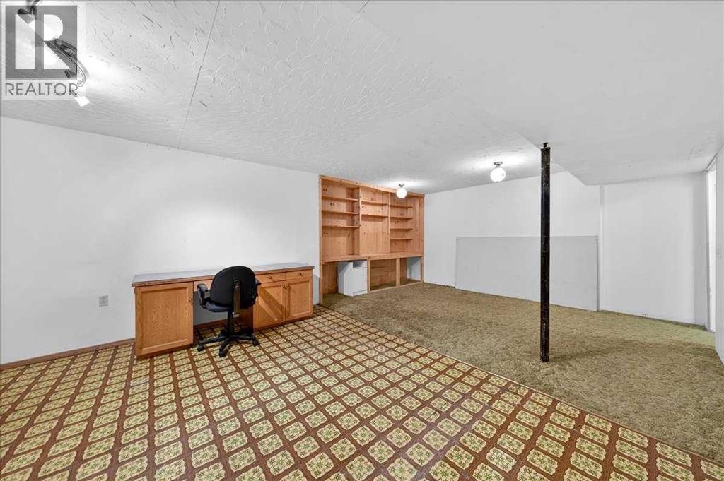 215 Pinegrove Close Ne, Calgary, Alberta  T1Y 1L4 - Photo 34 - A2292033