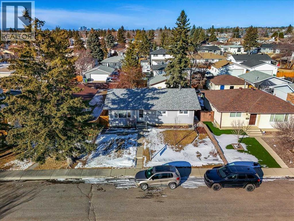 215 Pinegrove Close Ne, Calgary, Alberta  T1Y 1L4 - Photo 41 - A2292033