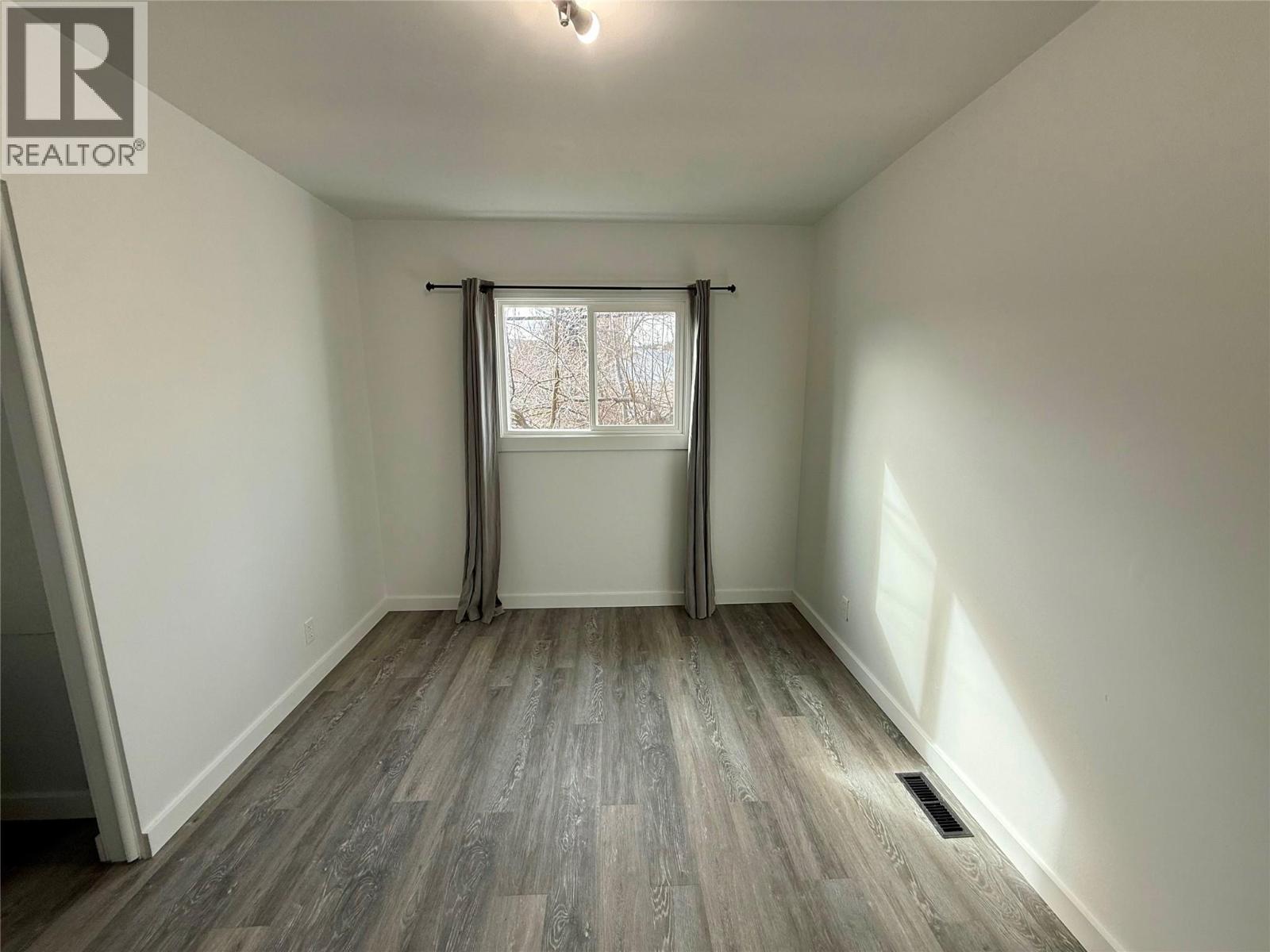 313 11th Street S, Cranbrook, British Columbia  V1C 1V1 - Photo 11 - 10379437