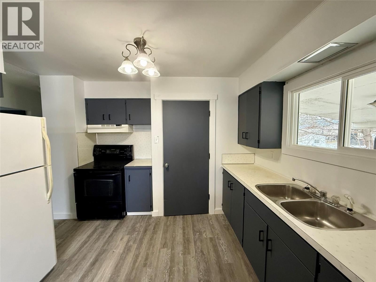 313 11th Street S, Cranbrook, British Columbia  V1C 1V1 - Photo 5 - 10379437