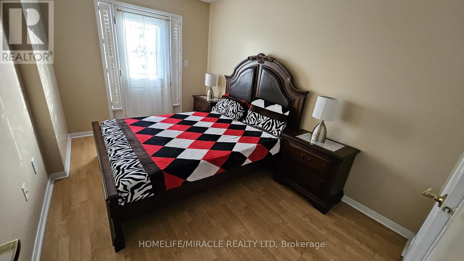 Upper - 25 Oliti Court, Toronto, Ontario  M9L 3A3 - Photo 11 - W12883450