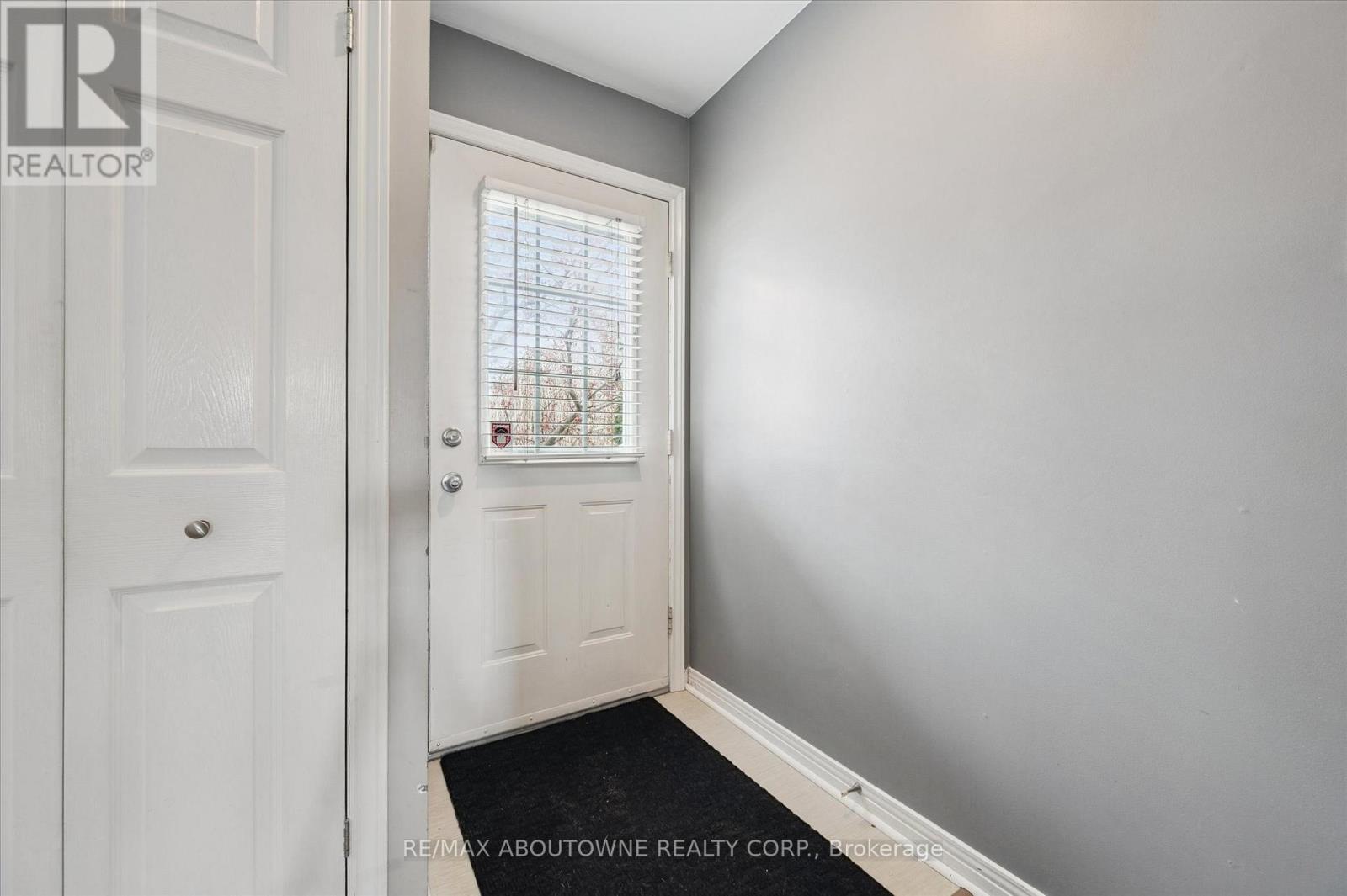 427 Bankside Crescent, Kitchener, Ontario  N2N 3E5 - Photo 3 - X12883698