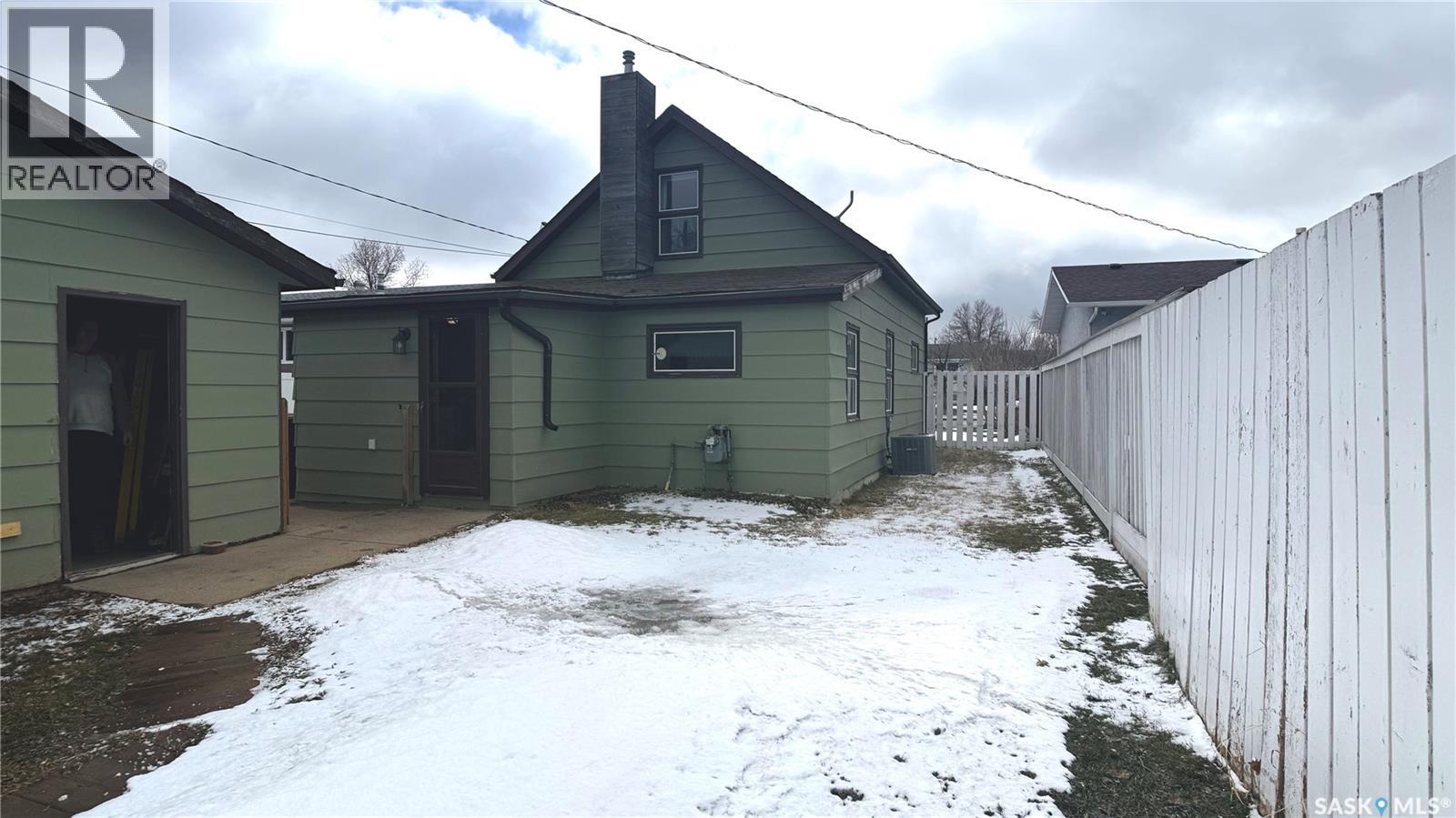 805 George Street, Estevan, Saskatchewan  S4A 1M3 - Photo 32 - SK030331