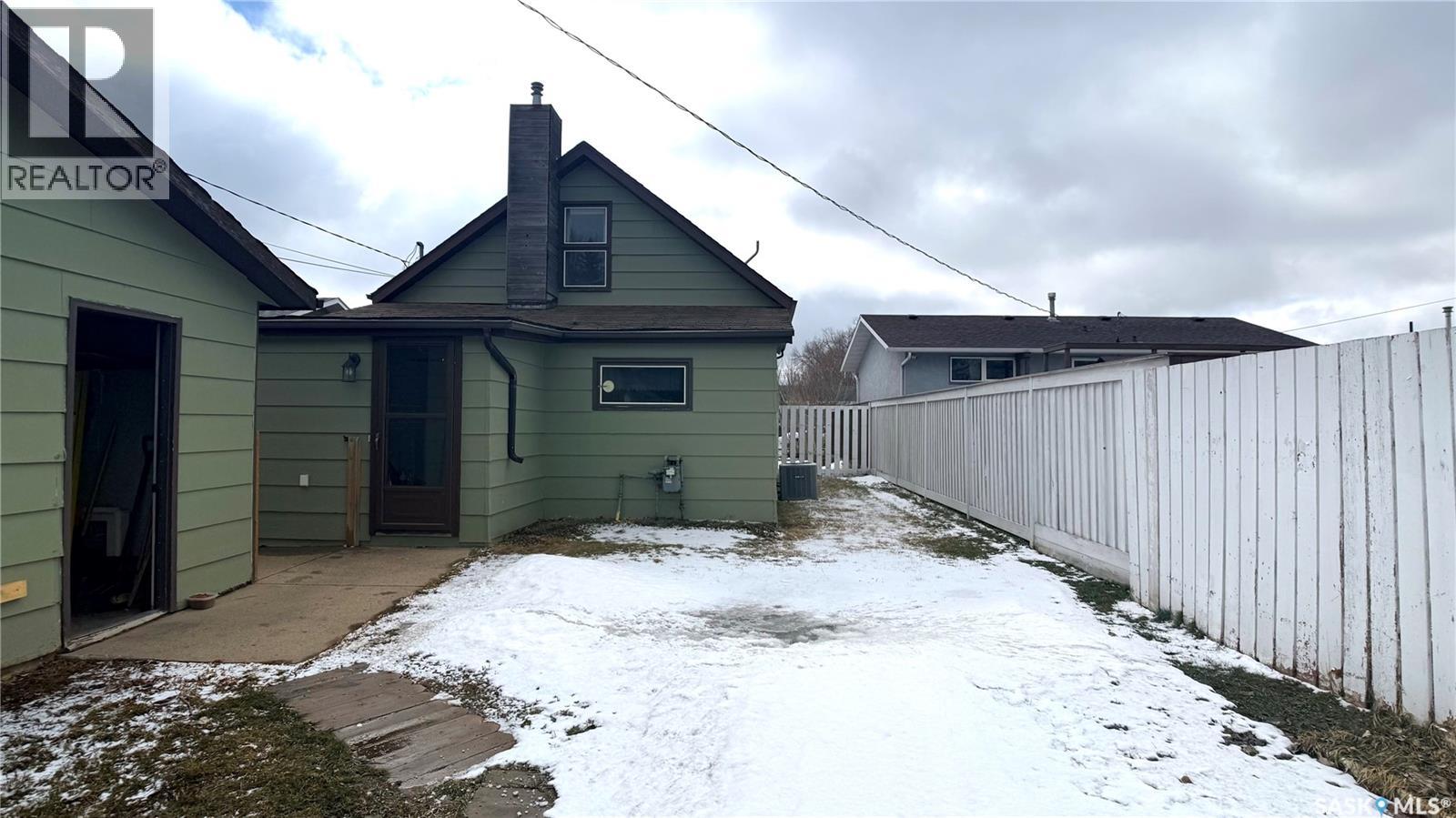 805 George Street, Estevan, Saskatchewan  S4A 1M3 - Photo 33 - SK030331