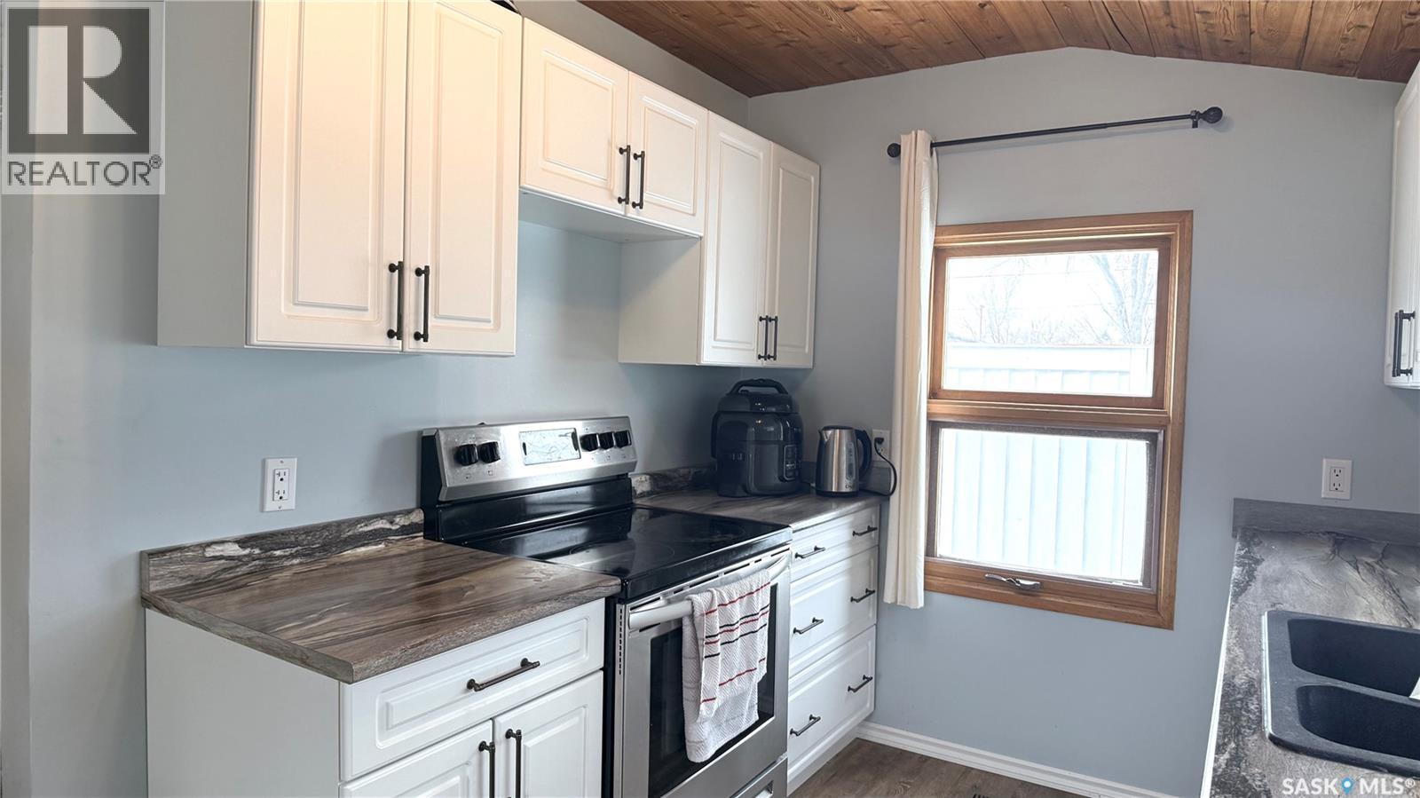 805 George Street, Estevan, Saskatchewan  S4A 1M3 - Photo 7 - SK030331