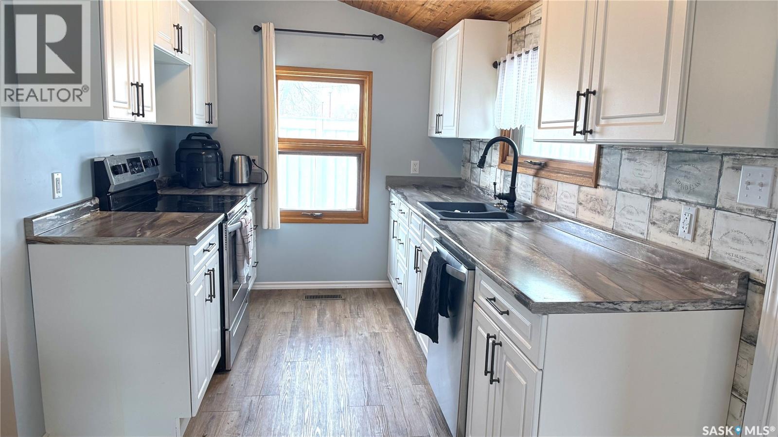 805 George Street, Estevan, Saskatchewan  S4A 1M3 - Photo 8 - SK030331