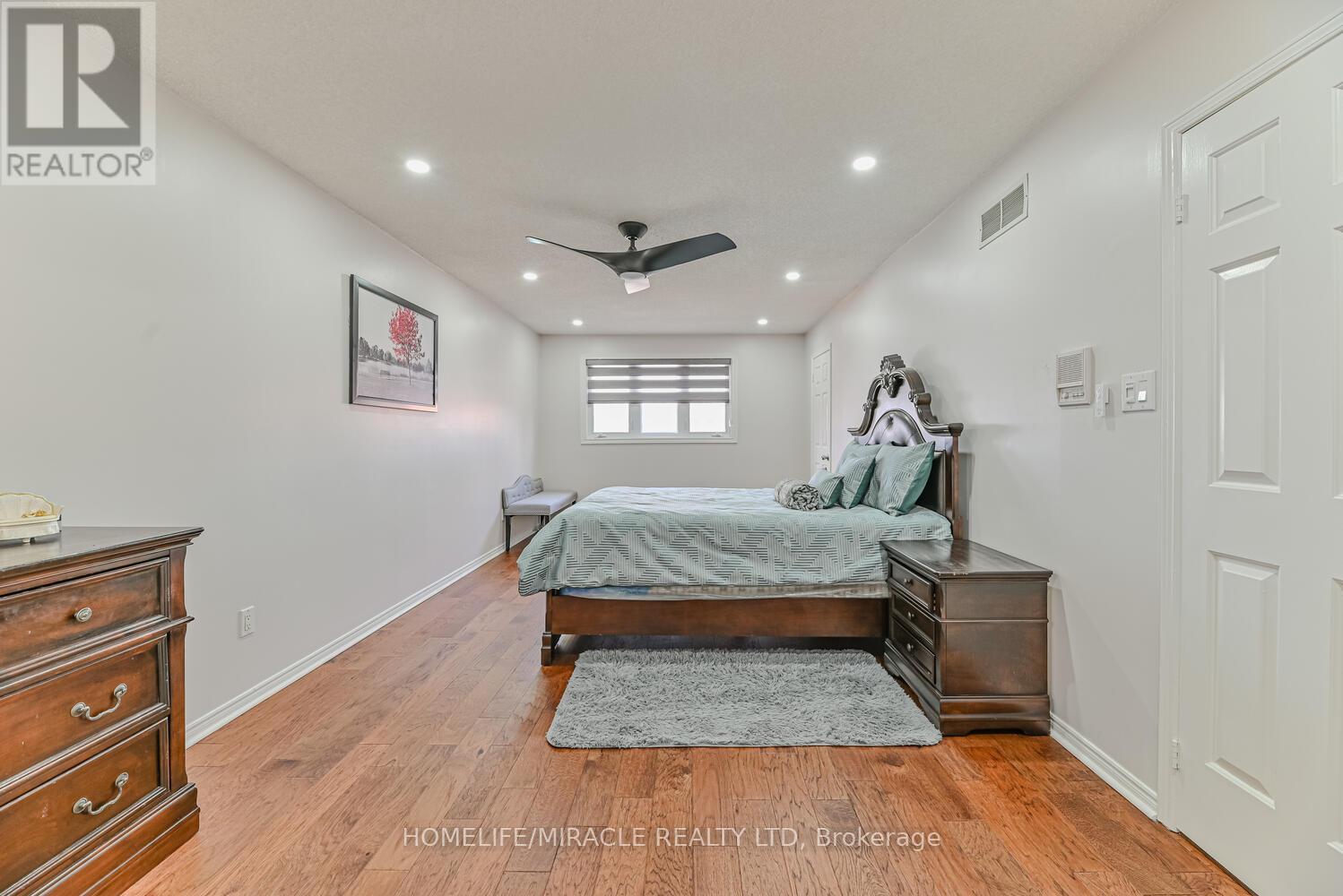 32 Plover Place, Brampton, Ontario  L6W 4C4 - Photo 19 - W12862346