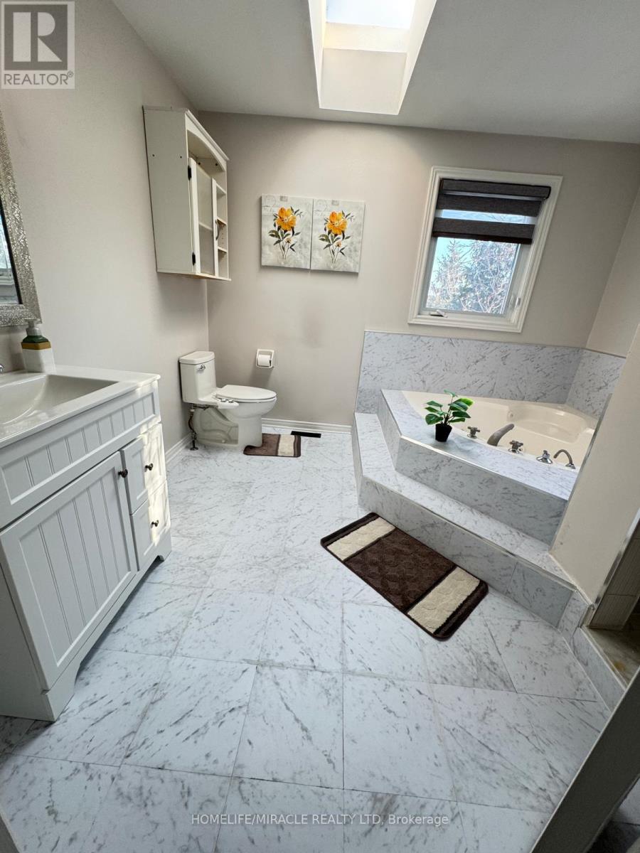 32 Plover Place, Brampton, Ontario  L6W 4C4 - Photo 35 - W12862346