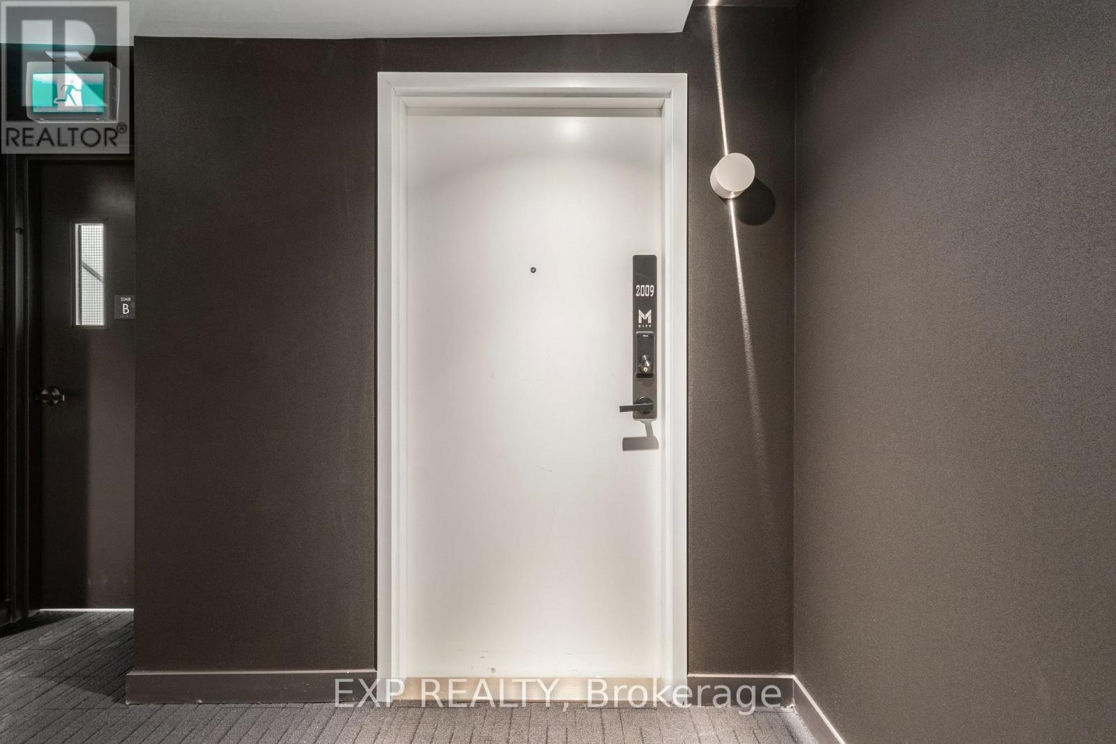 3900 Confederation Parkway, Mississauga, Ontario  L5M 0M3 - Photo 3 - W12882954