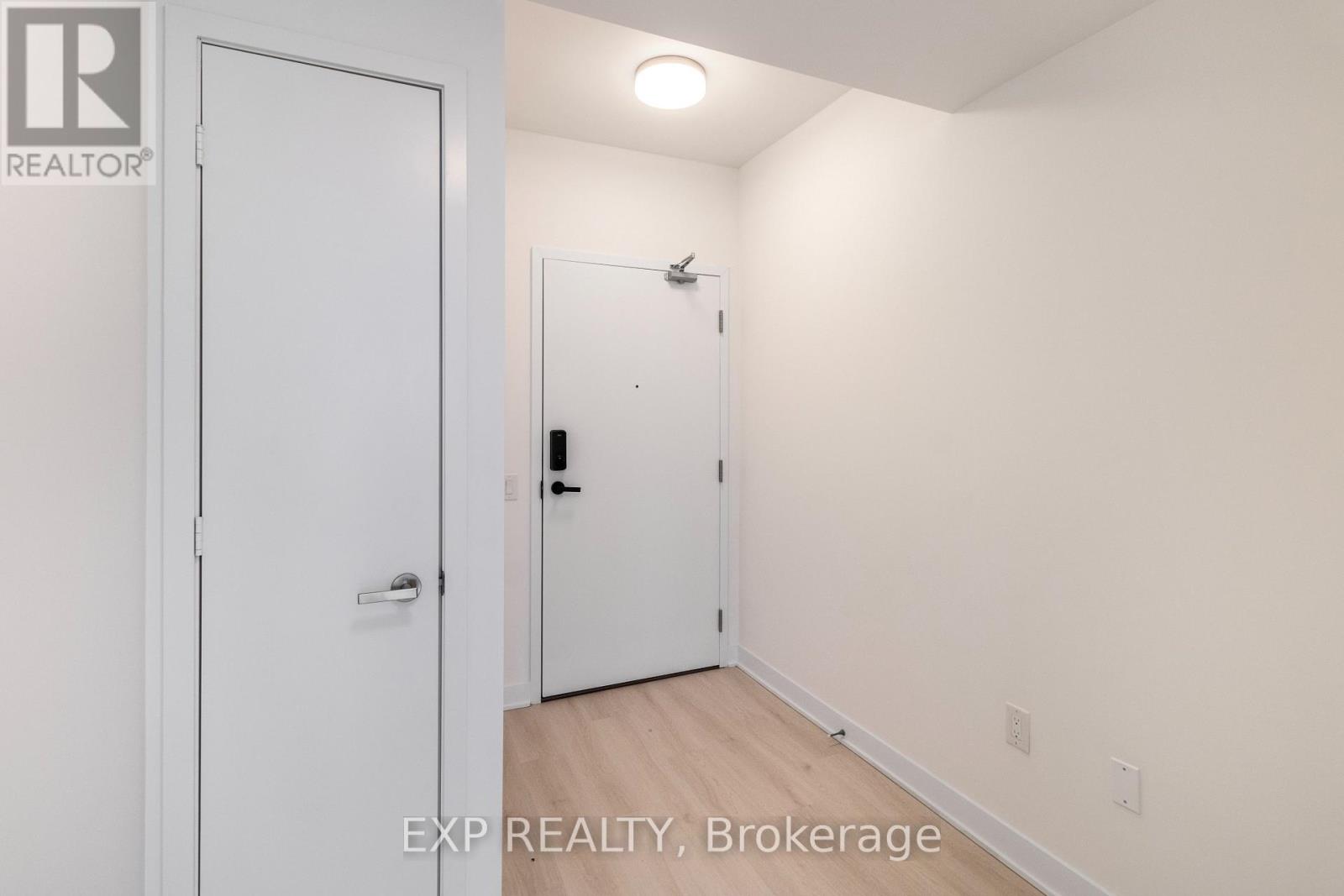3900 Confederation Parkway, Mississauga, Ontario  L5M 0M3 - Photo 6 - W12882954