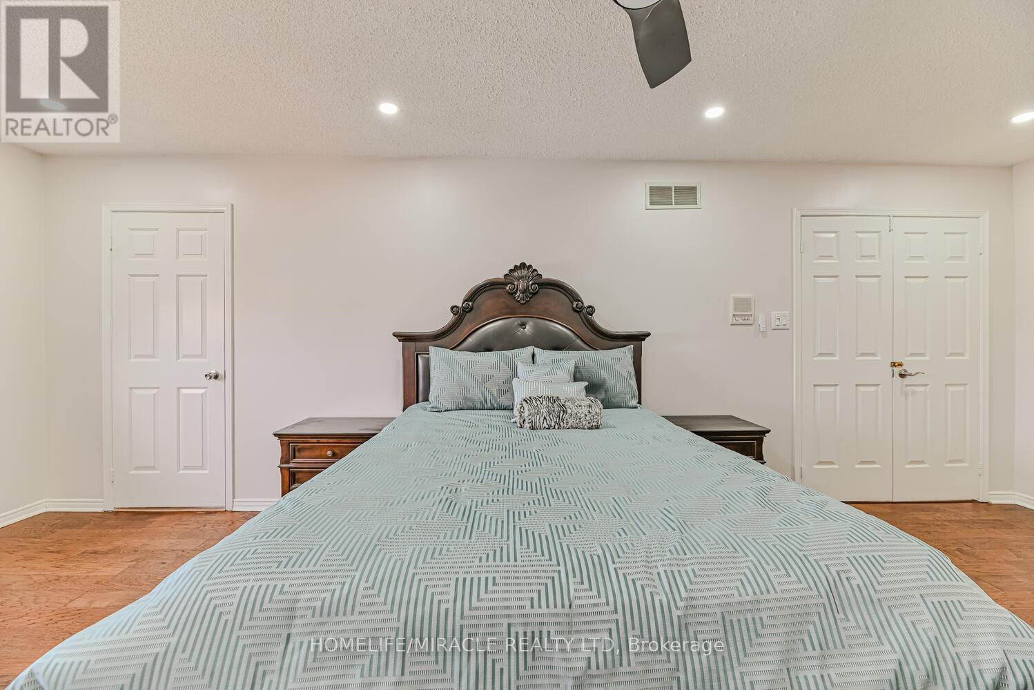 32 Plover Place, Brampton, Ontario  L6W 4C4 - Photo 21 - W12862346