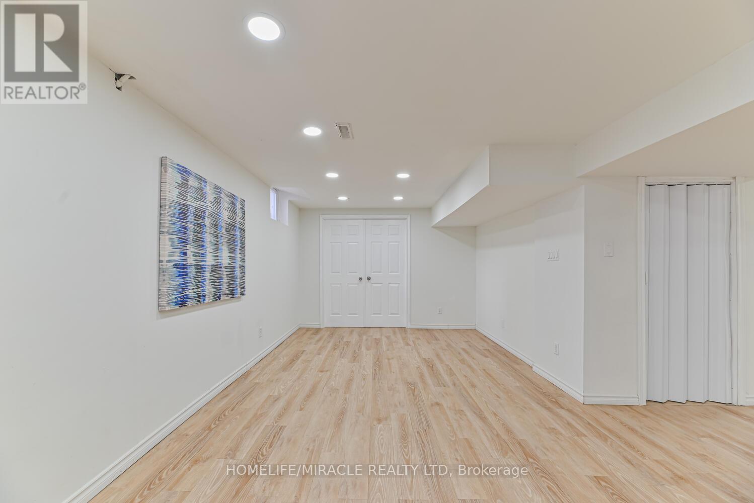 32 Plover Place, Brampton, Ontario  L6W 4C4 - Photo 27 - W12862346