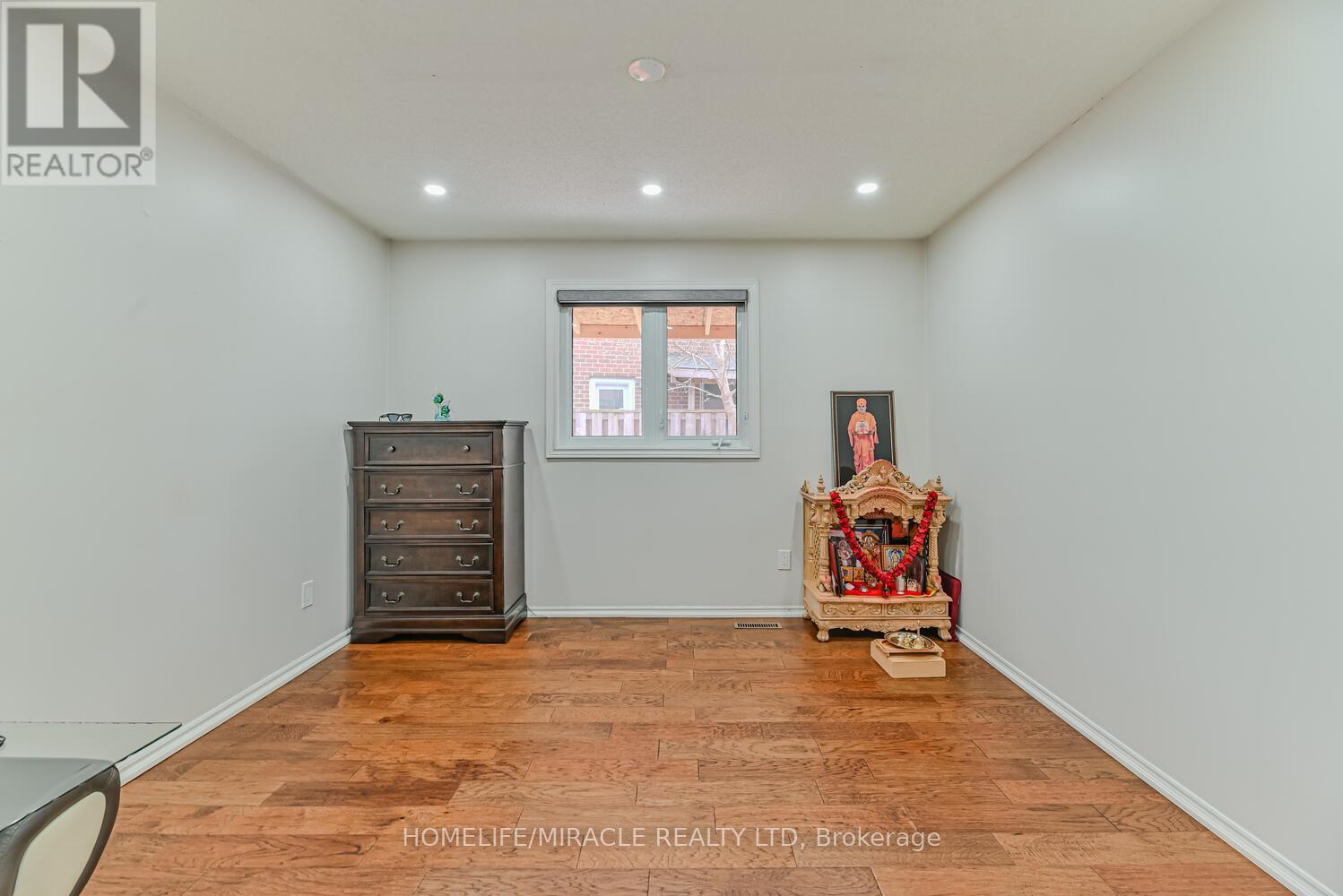 32 Plover Place, Brampton, Ontario  L6W 4C4 - Photo 11 - W12862346