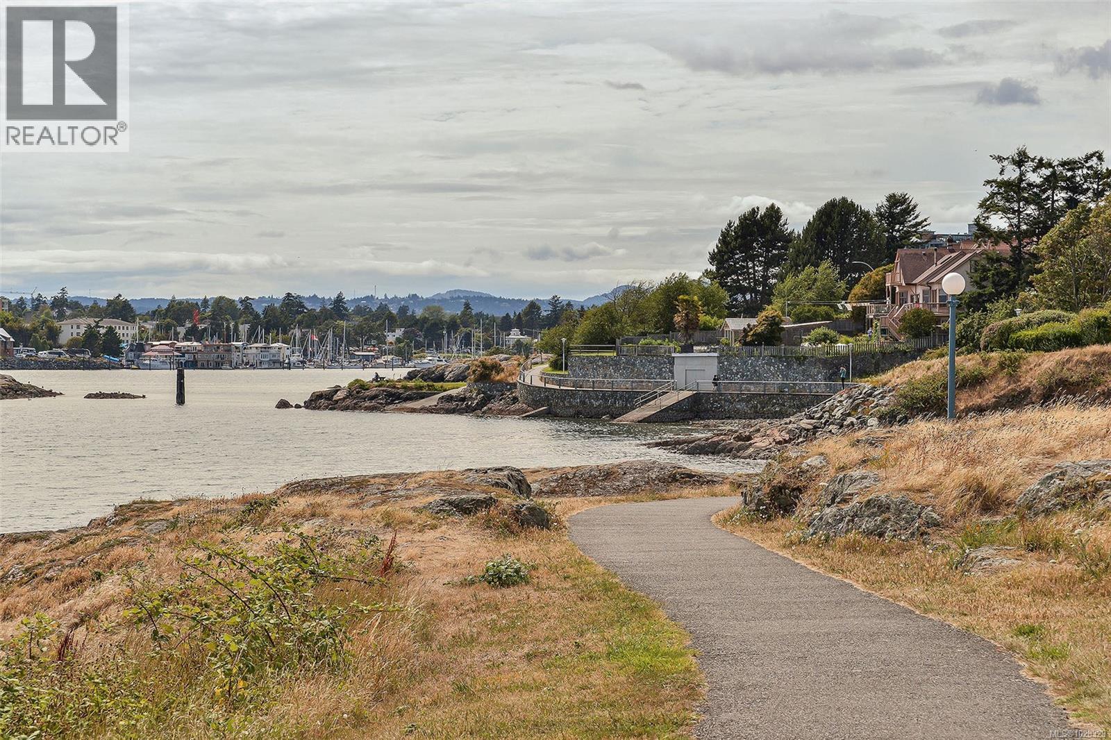 404 Henry St, Victoria, British Columbia  V9A 3J4 - Photo 38 - 1028329