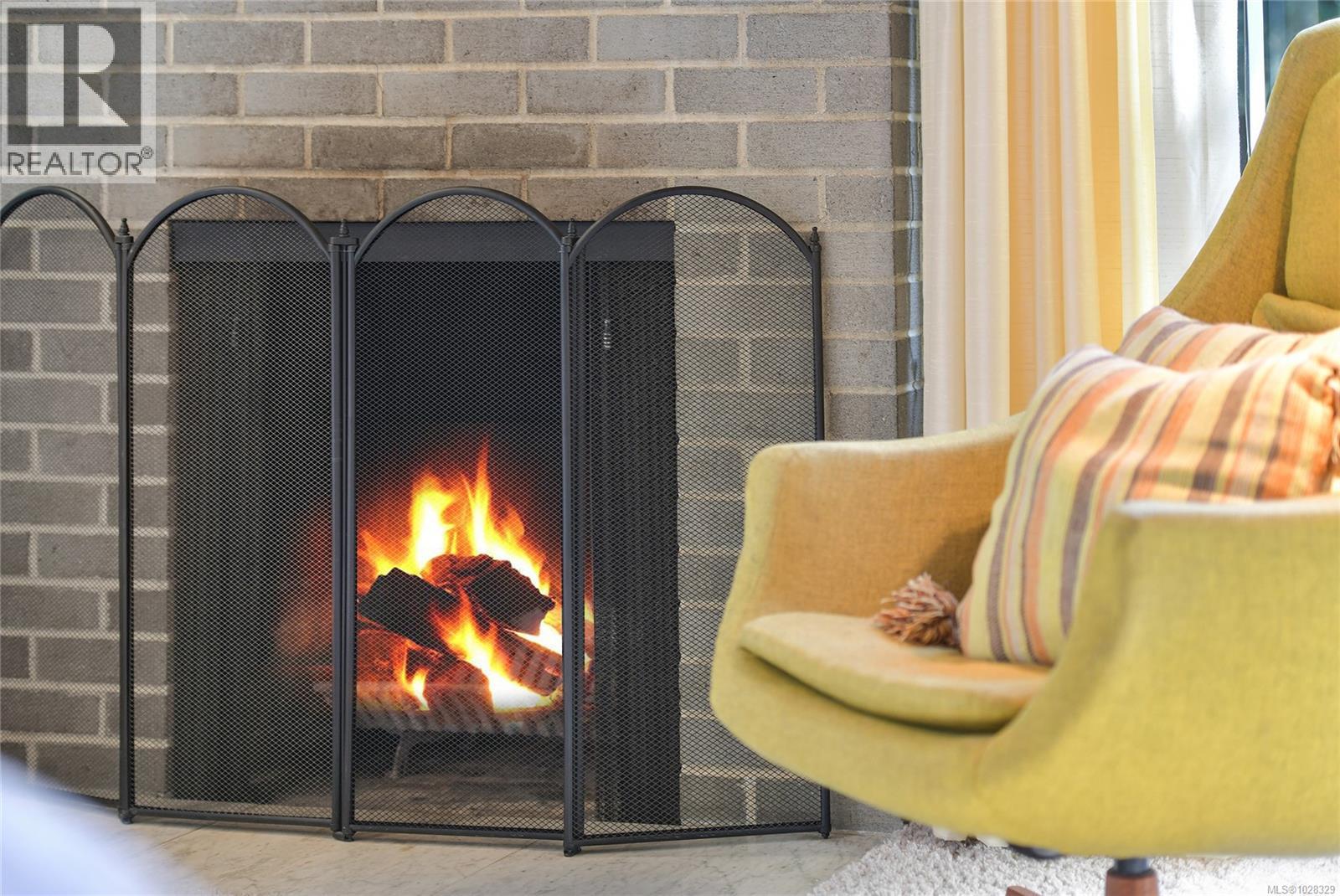 404 Henry St, Victoria, British Columbia  V9A 3J4 - Photo 23 - 1028329