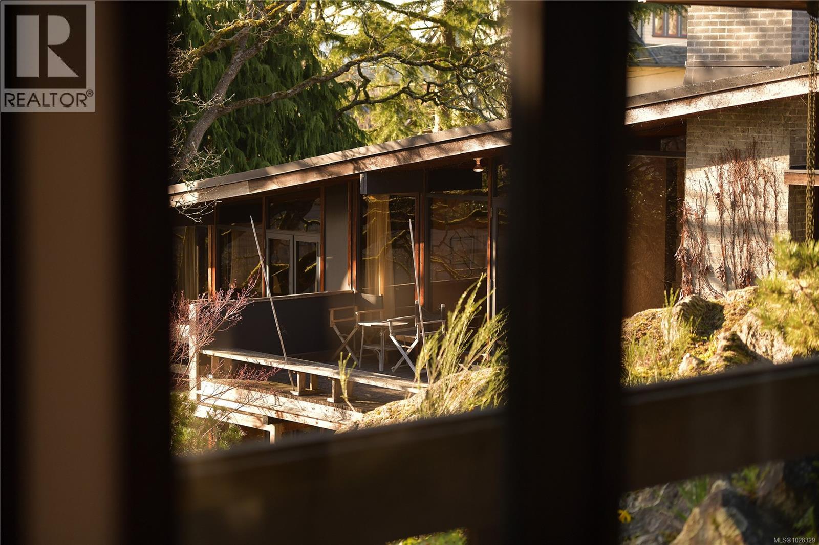 404 Henry St, Victoria, British Columbia  V9A 3J4 - Photo 31 - 1028329