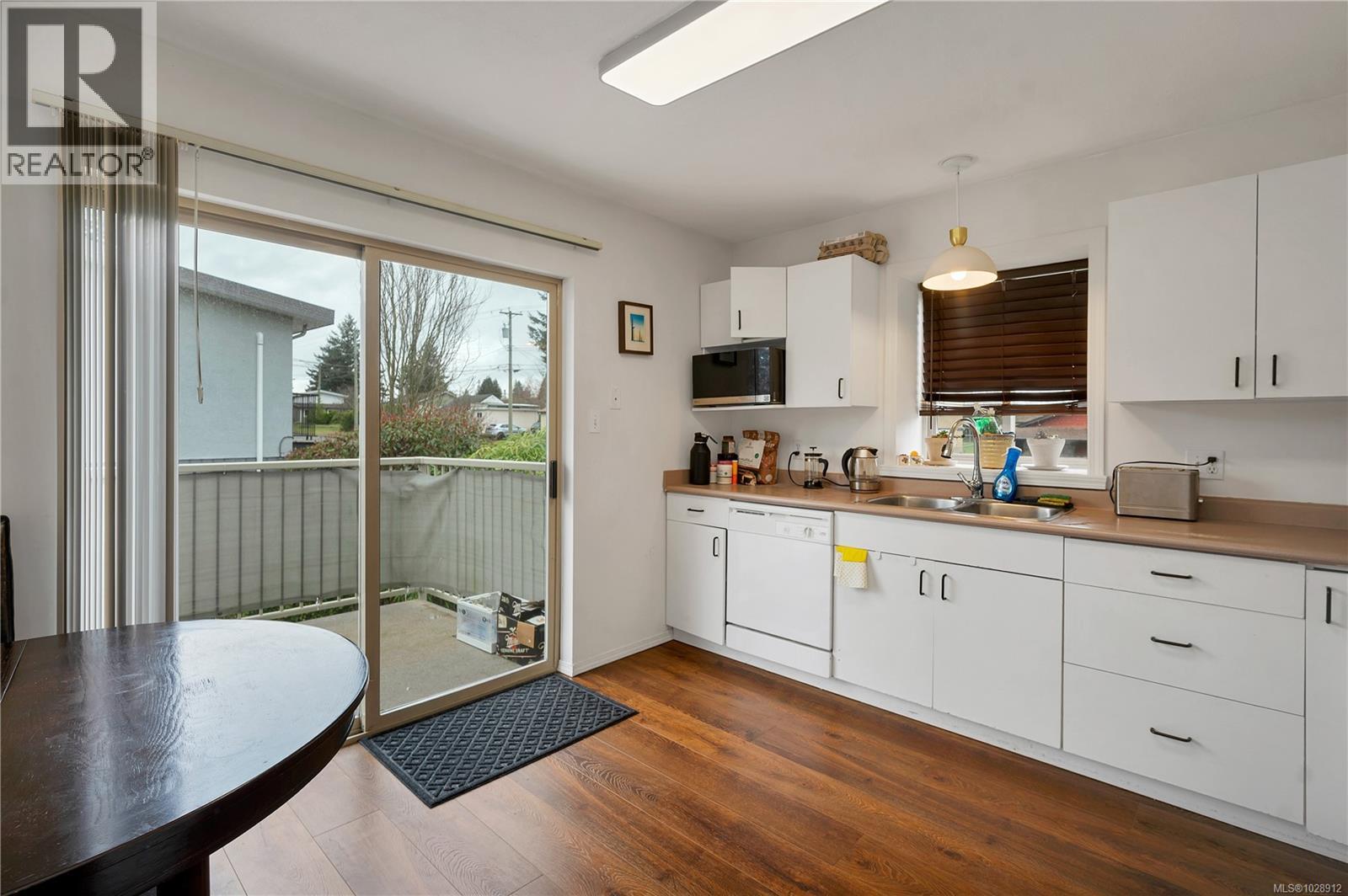 487 5th Ave, Campbell River, British Columbia V9W 3X5 - Photo 4 - 1028912