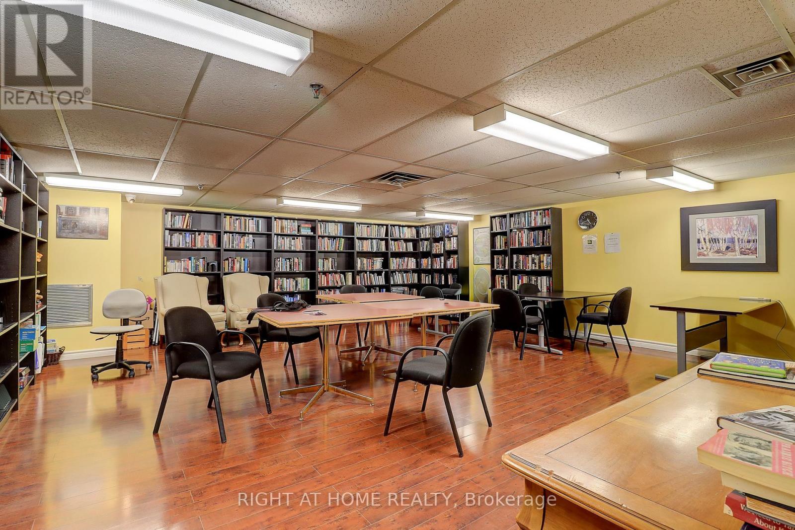 1703 - 77 Maitland Place, Toronto, Ontario  M4Y 2V6 - Photo 33 - C12883730