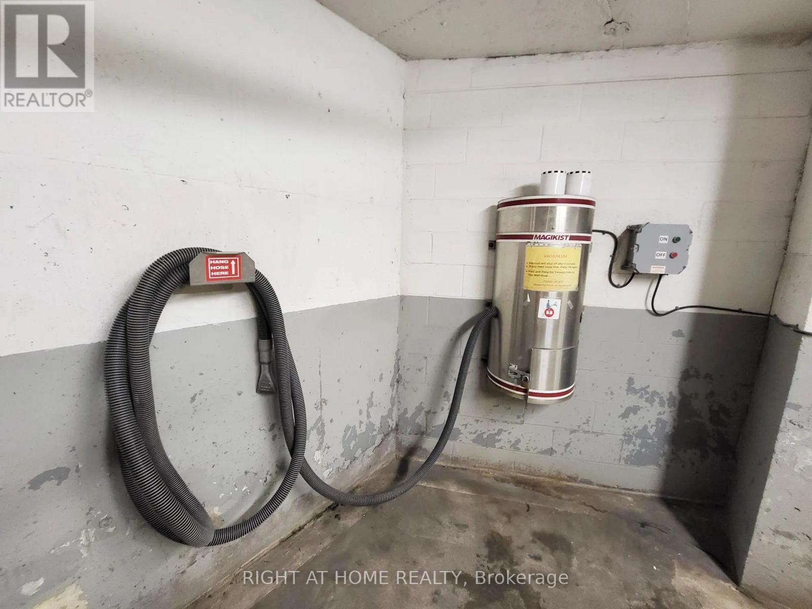 1703 - 77 Maitland Place, Toronto, Ontario  M4Y 2V6 - Photo 42 - C12883730