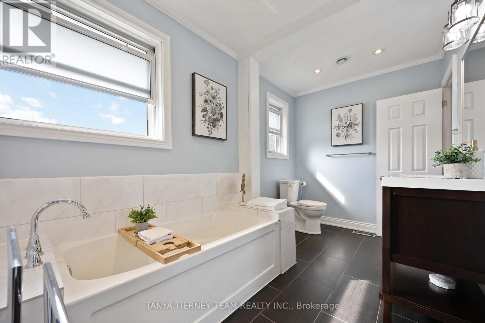 14 Ferguson Avenue, Whitby, Ontario  L0B 1C0 - Photo 21 - E12883736