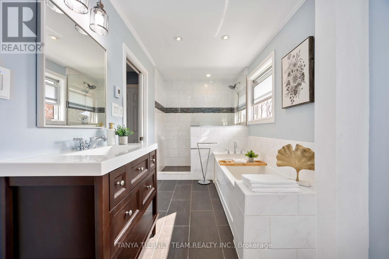 14 Ferguson Avenue, Whitby, Ontario  L0B 1C0 - Photo 22 - E12883736