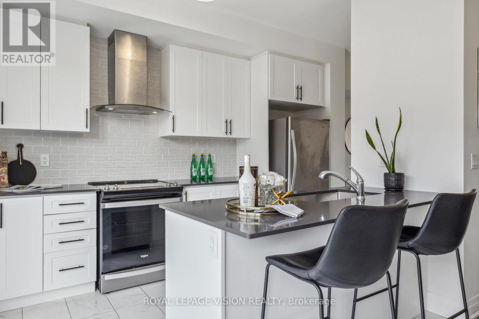 38 Elkington Crescent, Whitby, Ontario L1P 0L7 - Photo 13 - E12883752