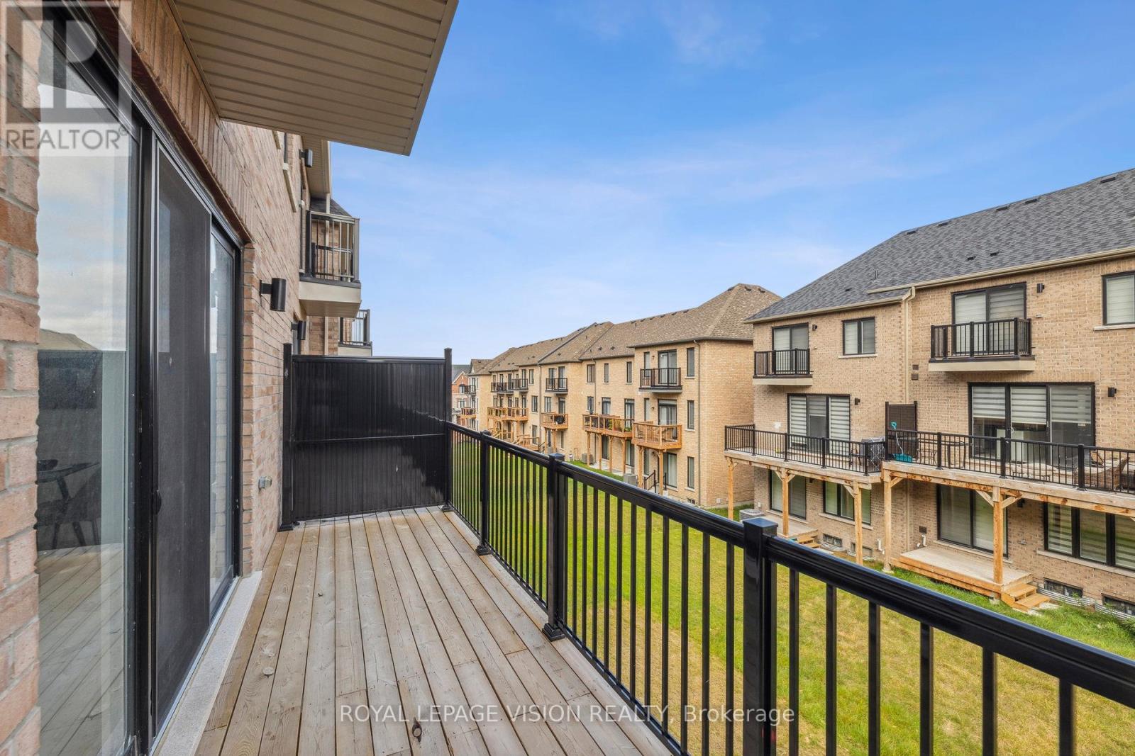 38 Elkington Crescent, Whitby, Ontario L1P 0L7 - Photo 14 - E12883752