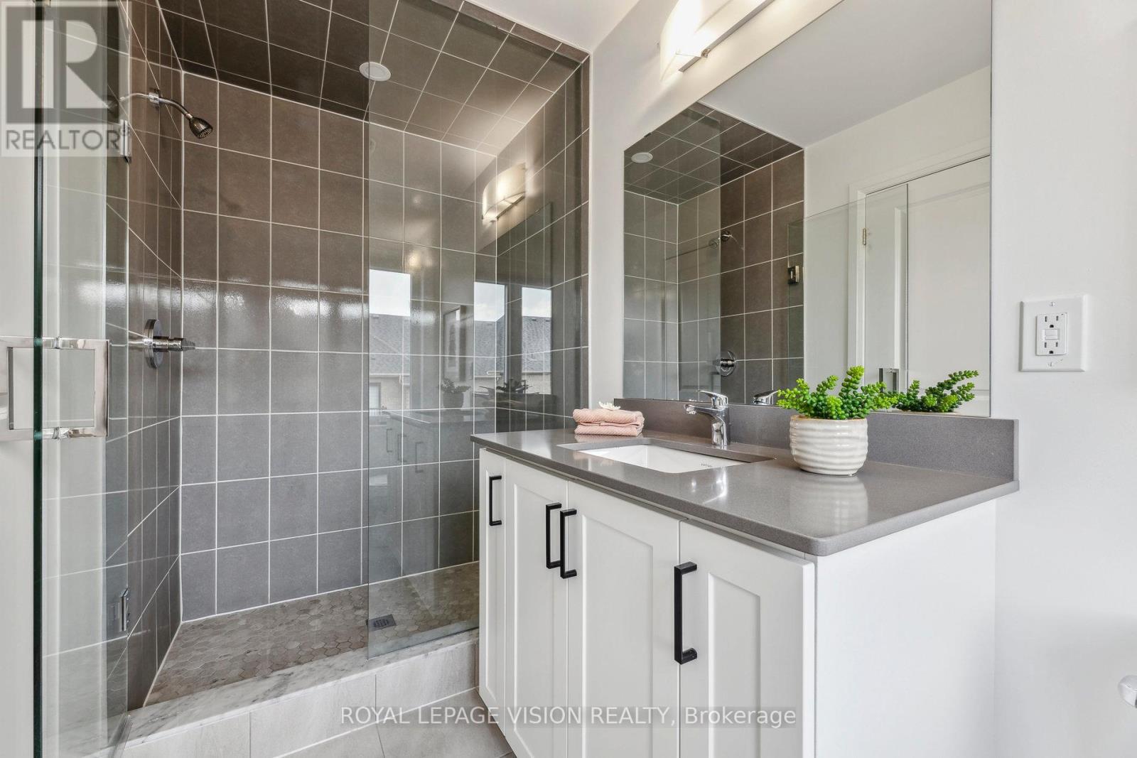 38 Elkington Crescent, Whitby, Ontario L1P 0L7 - Photo 23 - E12883752