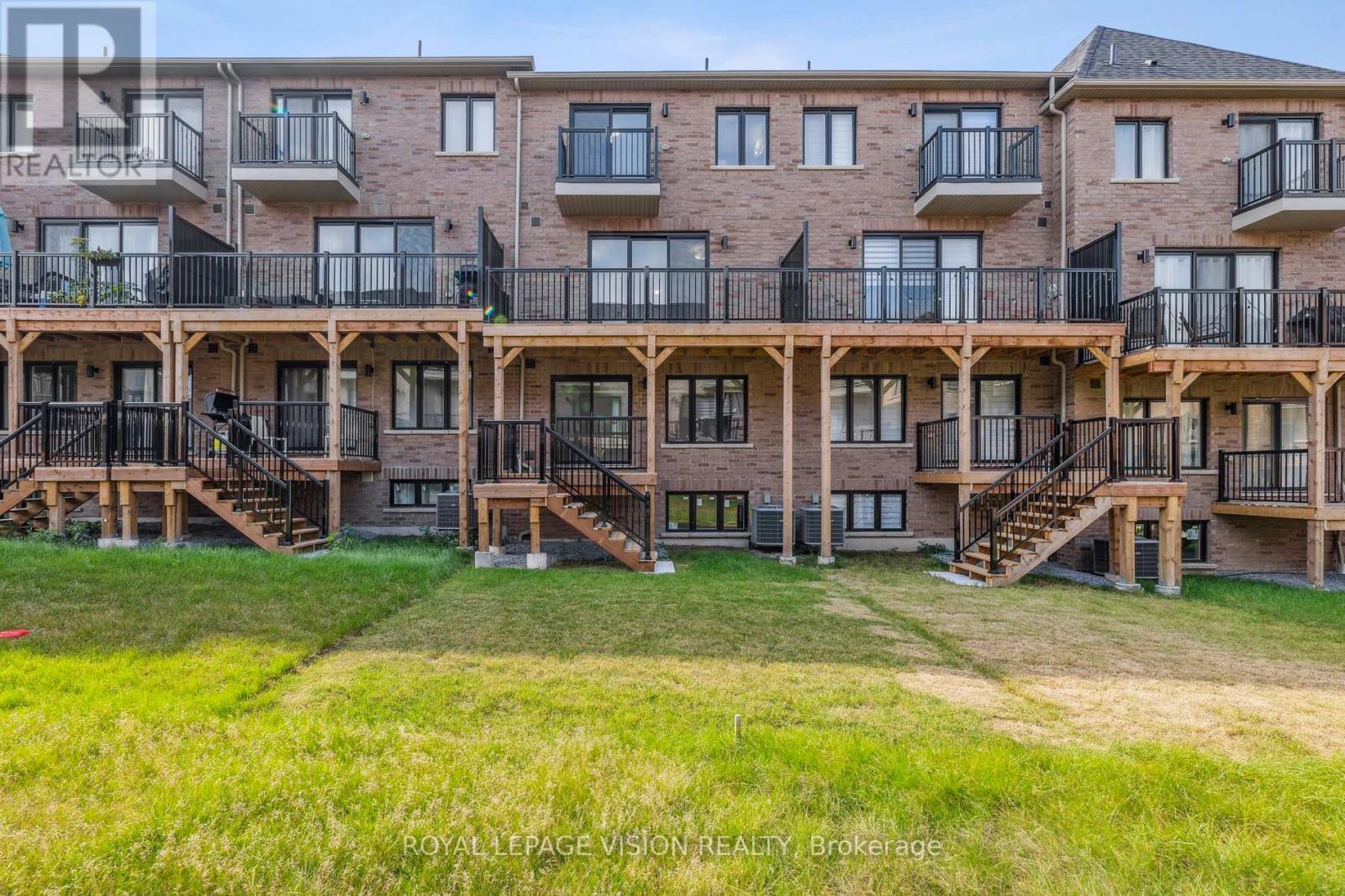 38 Elkington Crescent, Whitby, Ontario L1P 0L7 - Photo 31 - E12883752