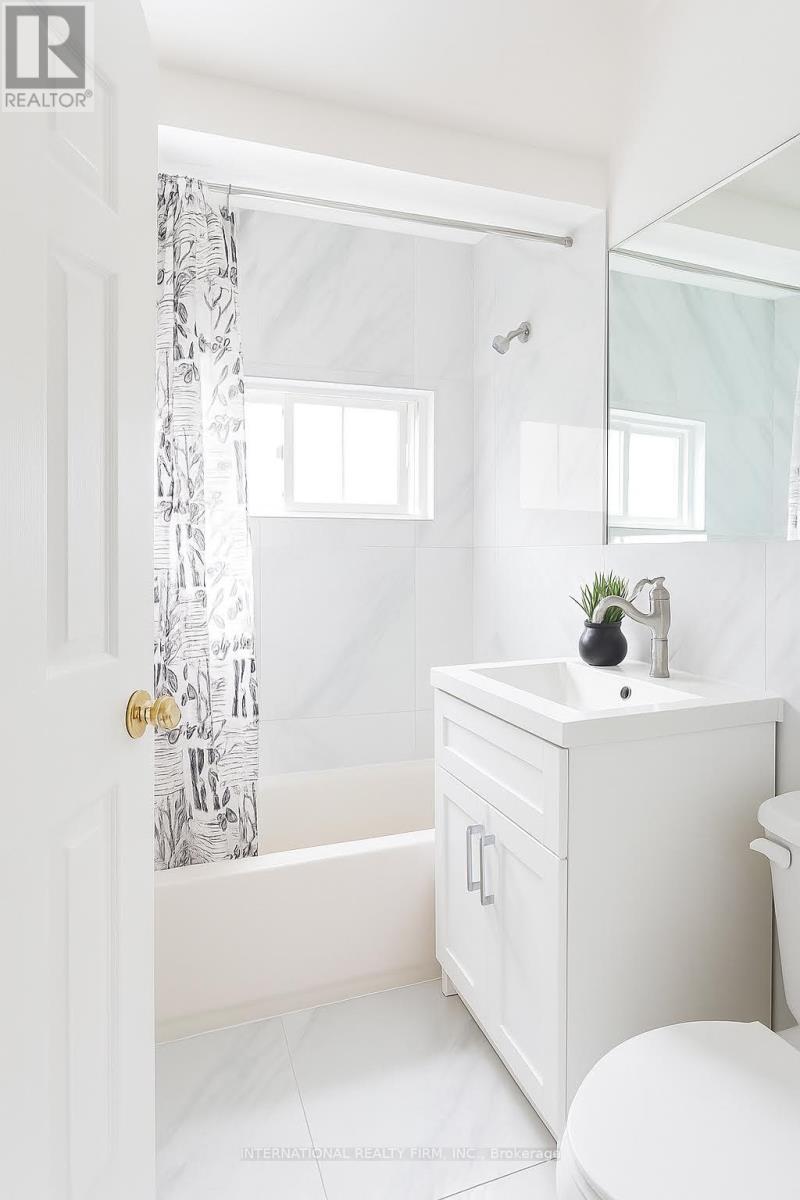 9 Benshire Drive, Toronto (Woburn), Ontario  M1H 1M1 - Photo 3 - E12753768