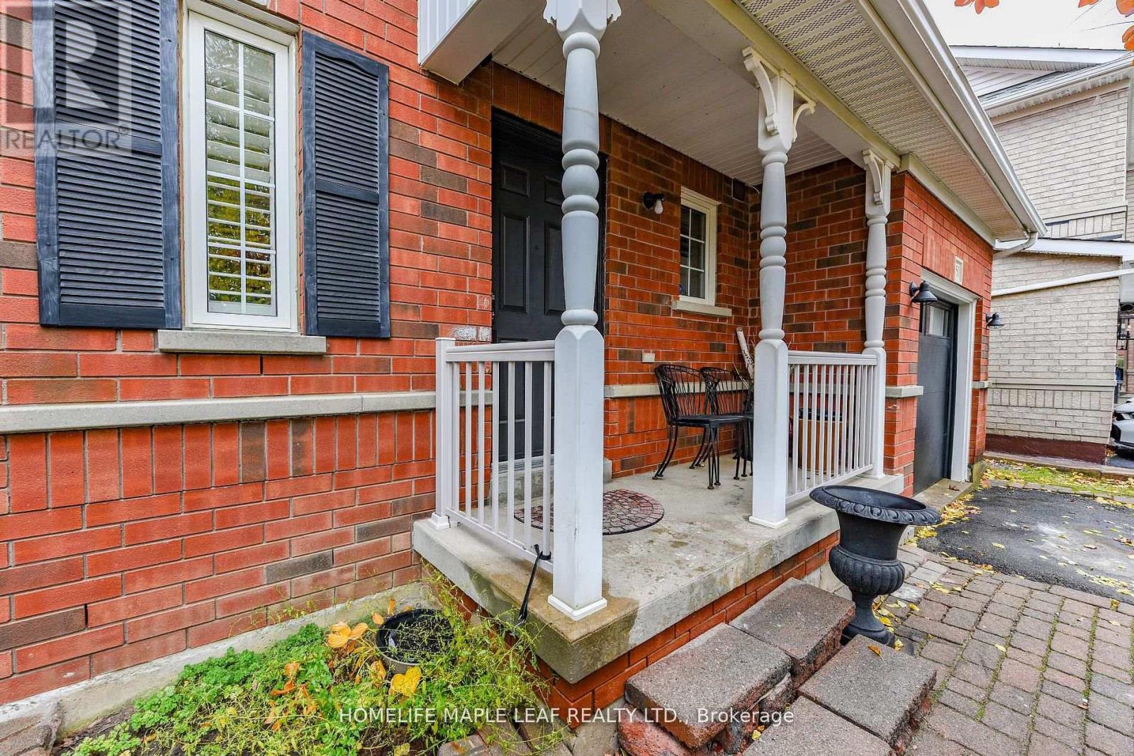 250 Brisdale Drive, Brampton, Ontario  L7A 2T3 - Photo 7 - W12866274