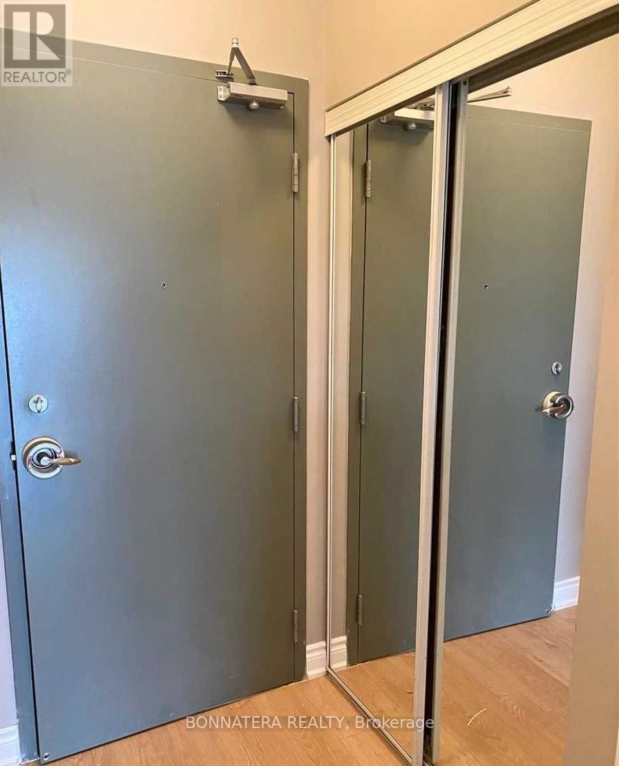 212 - 5150 Winston Churchill Boulevard, Mississauga, Ontario  L5M 0P1 - Photo 2 - W12883672