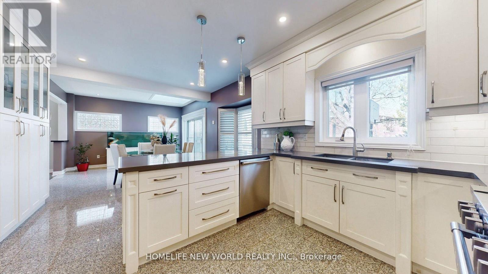 115 Golden Tulip Crescent, Markham, Ontario  L6C 1W4 - Photo 14 - N12883738