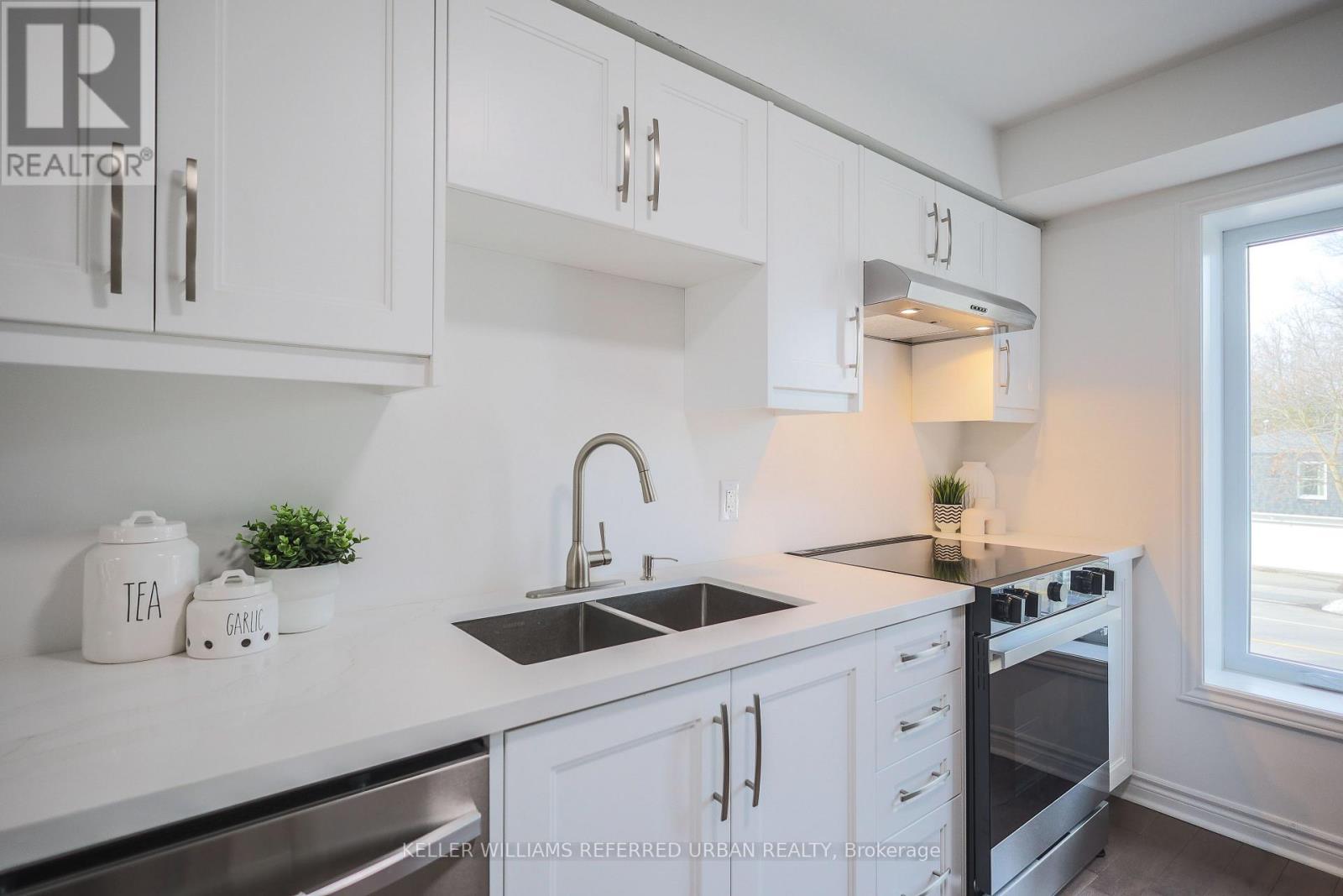 4 - 11 Plaisance Road, Richmond Hill, Ontario  L4C 5H1 - Photo 12 - N12883754