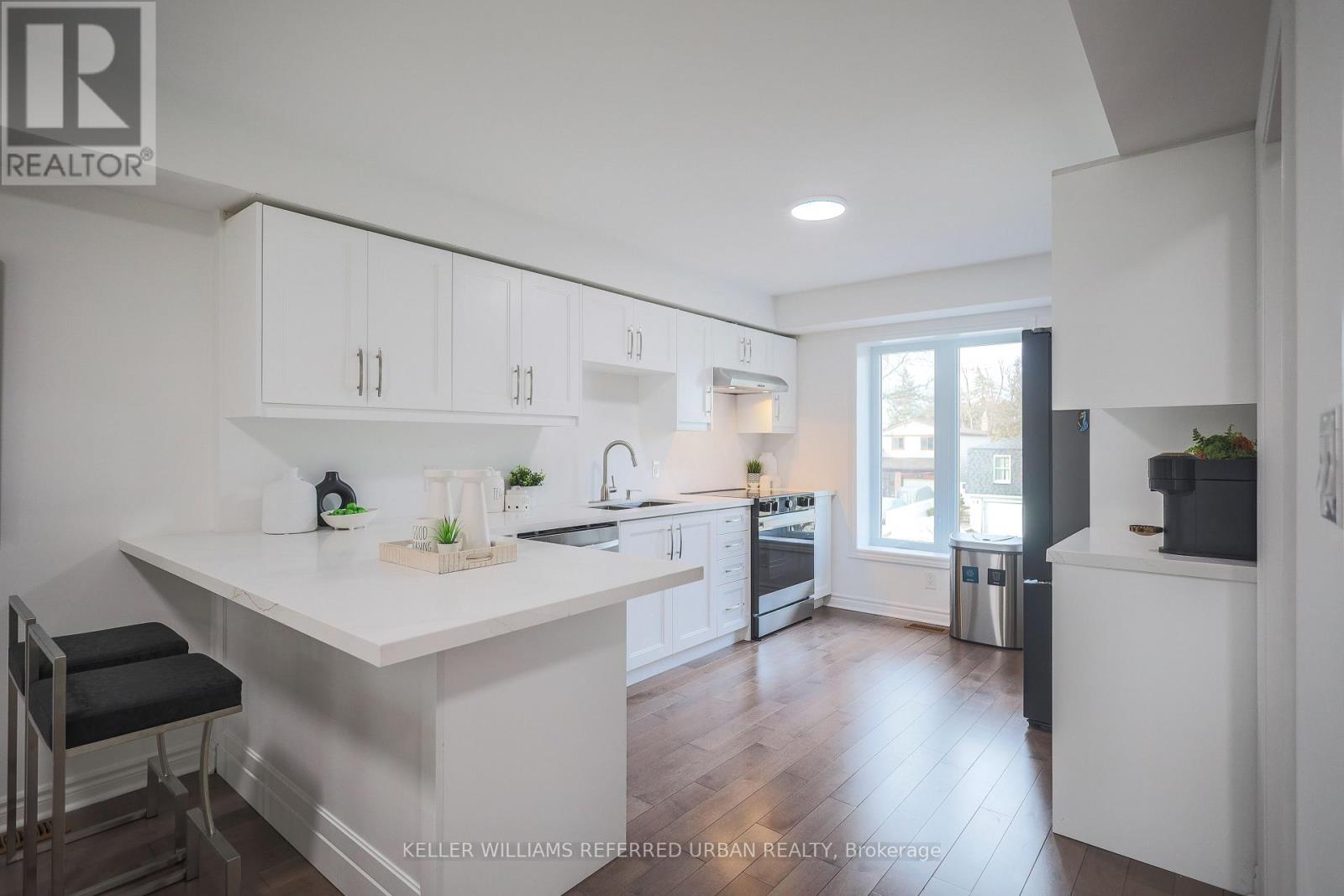 4 - 11 Plaisance Road, Richmond Hill, Ontario  L4C 5H1 - Photo 8 - N12883754